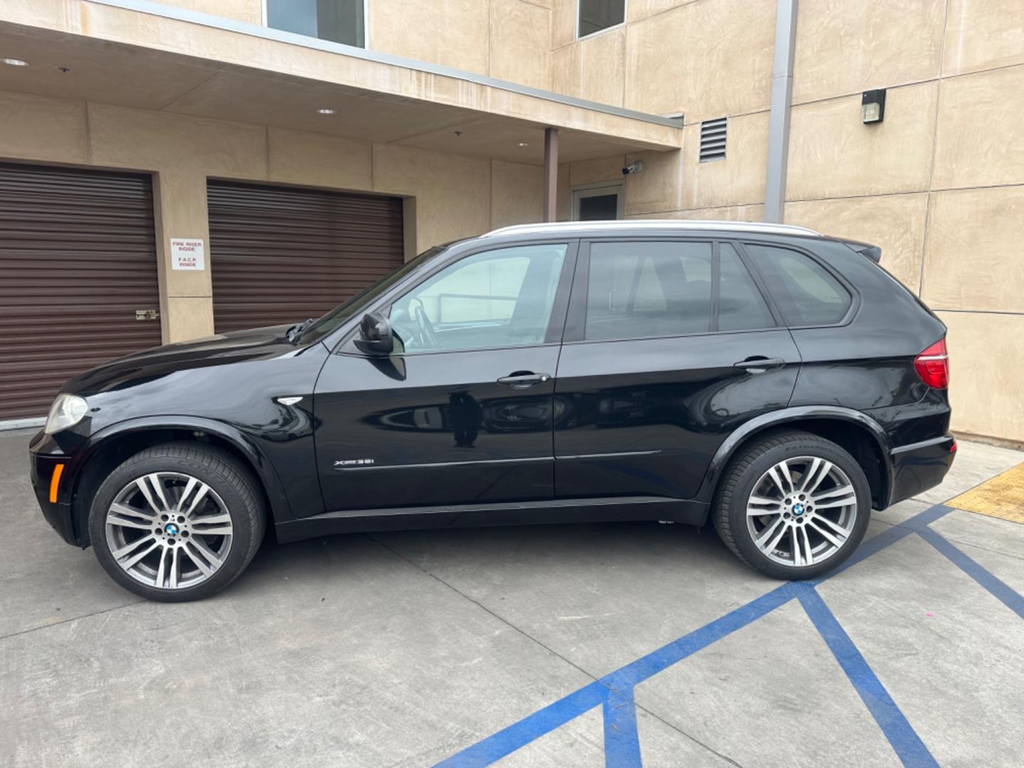 2013 Black /Black BMW X5 Leather (5UXZV4C59DL) with an 6 cylinder engine, Automatic transmission, located at 30 S. Berkeley Avenue, Pasadena, CA, 91107, (626) 248-7567, 34.145447, -118.109398 - Are you on the hunt for your next vehicle but struggling with a less-than-perfect credit history? Look no further! Our dealership proudly serves Pasadena, Altadena, Glendale, and surrounding areas, offering a diverse selection of high-quality used Buy Here Pay Here (BHPH) vehicles tailored to meet y - Photo#1